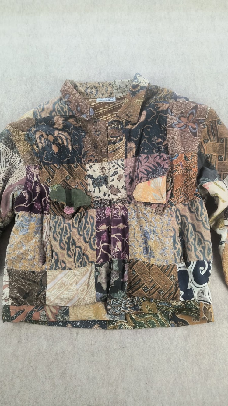 Vintage Y2K Iguana INC. patch jacket one size